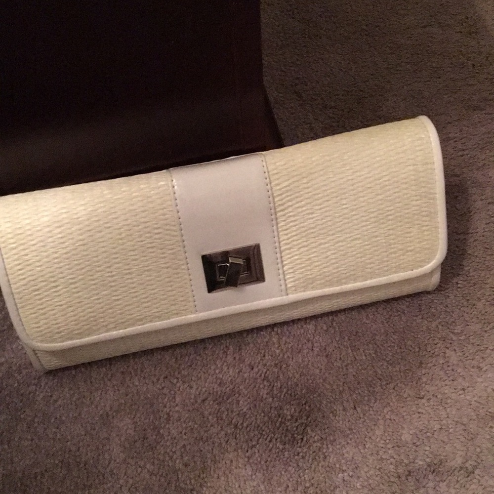 Straw clutch purse